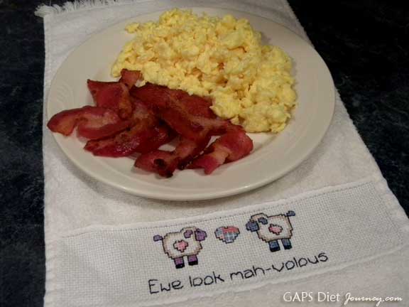 Perfectly Scrambled Eggs and Bacon
